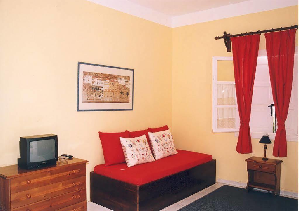 Spetses Retreat Accommodation Spétses Exterior foto